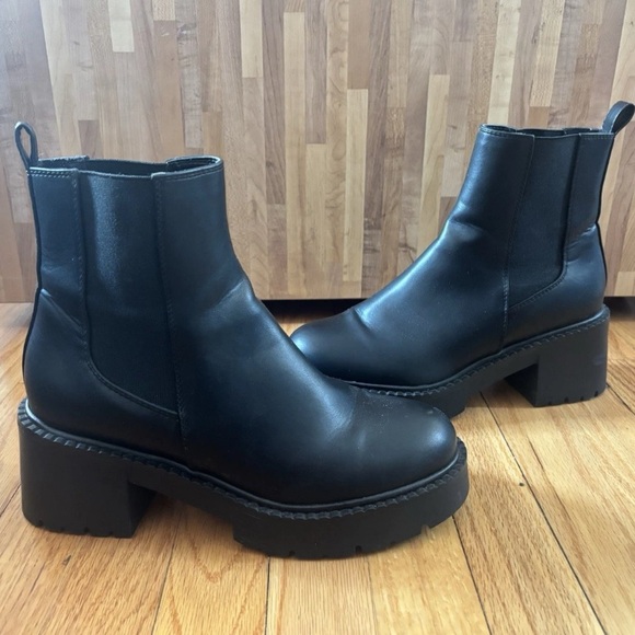 Madden Girl Black Boots 9 TRUS01J1 Slip On Ankle WMN - Picture 1 of 4